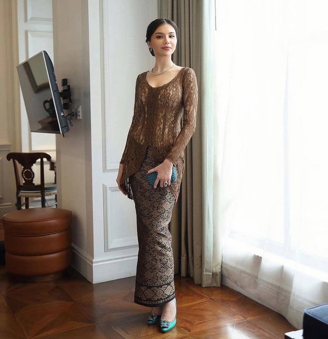 instagram.com/kebaya.mua.inspirasi