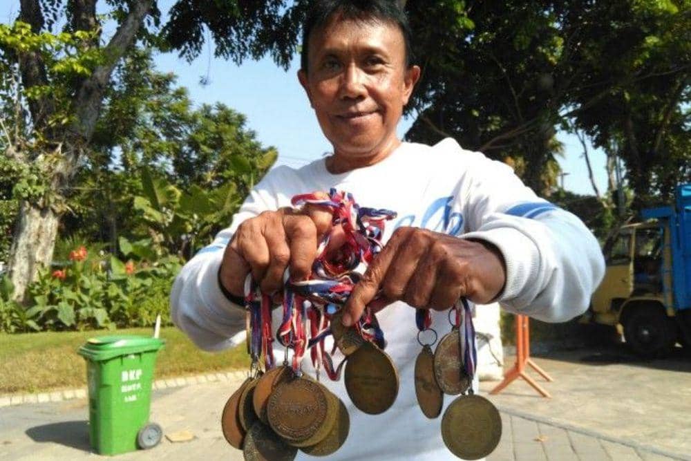 Suharto, mantan atlet balap sepeda peraih medali emas SEA Games 1979. (Situs pojokreview.com)