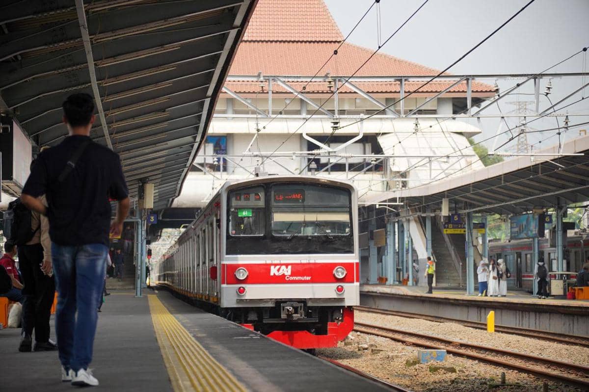 Evaluasi menyeluruh dengan pihak terkait