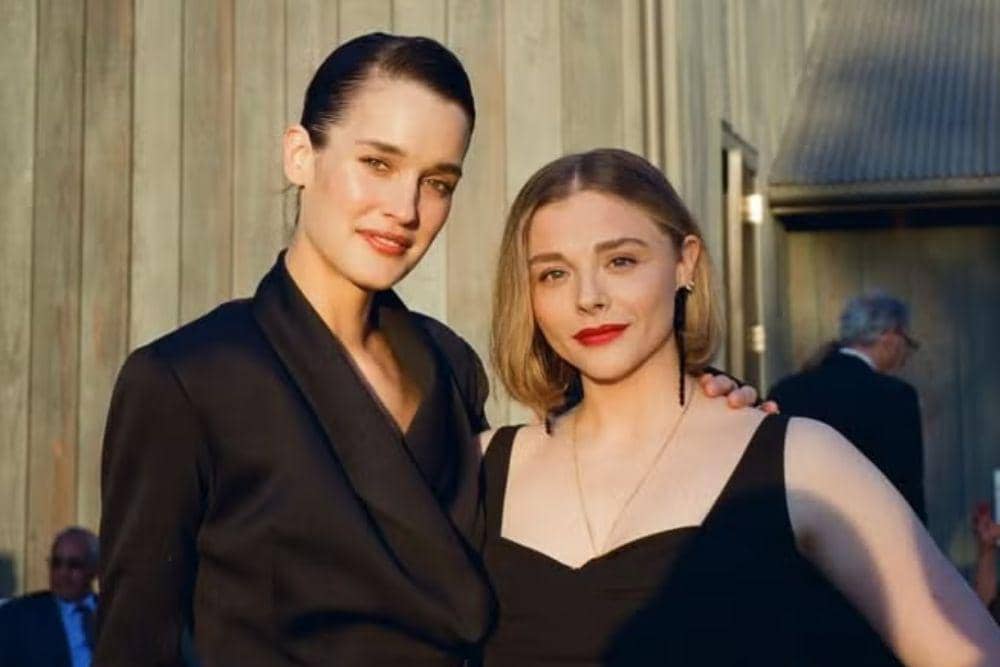 Chloë Moretz dan Kate Harrison Menikah