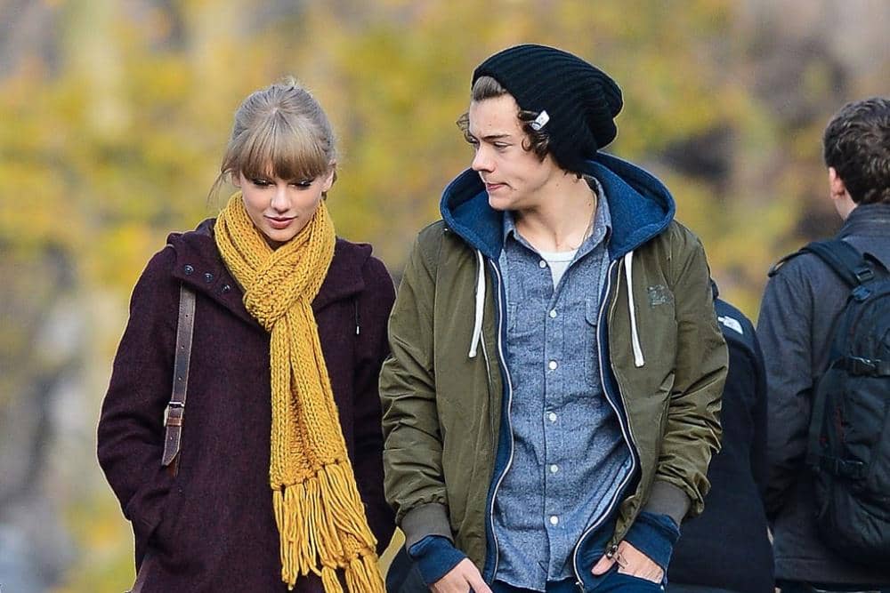 taylor-swift-and-harry-styles-are-seen-walking-around-news-photo-1696887098.jpg