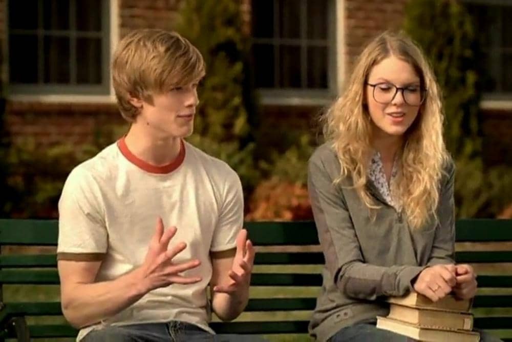 Taylor-Swift-and-Lucas-Till-taylor-swift-and-lucas-till-18100062-854-480.jpg