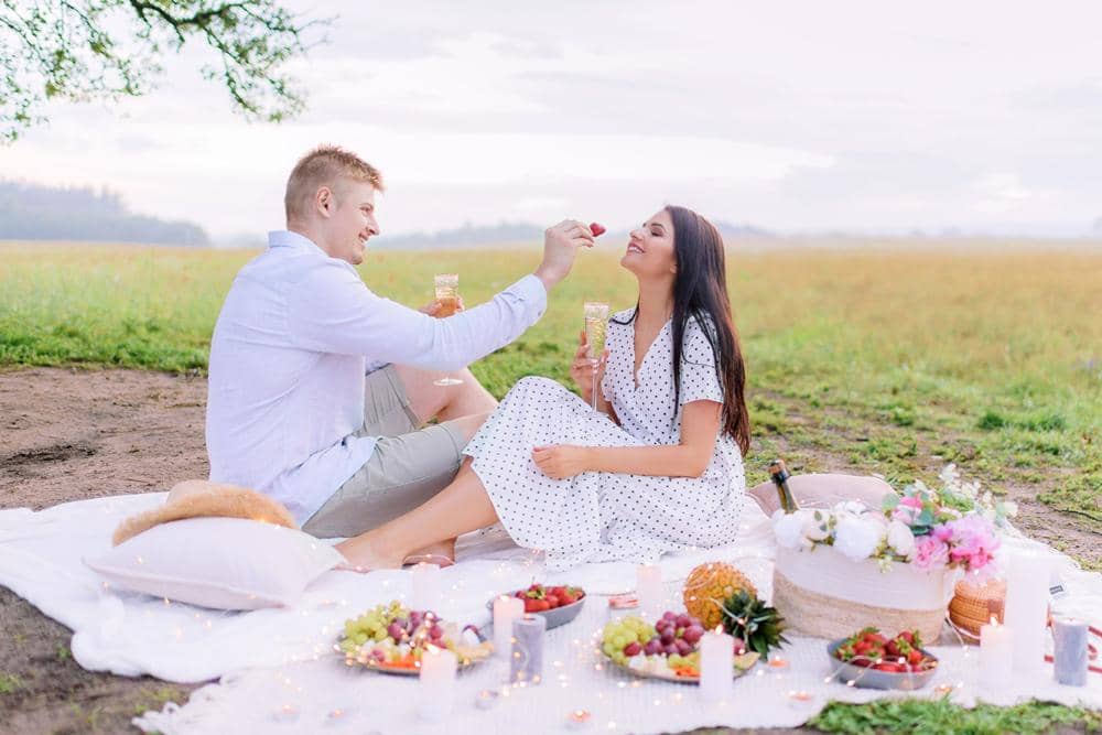 ilustrasi pasangan romantis (freepik.com/freepic.diller)