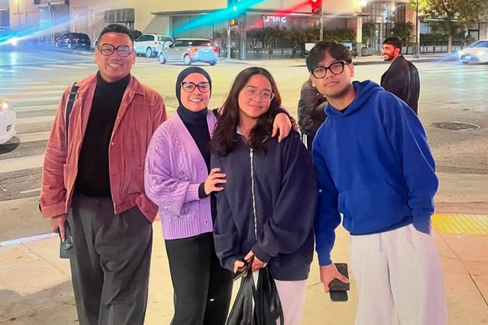 Akhirnya bisa foto ber empat walaupun mendung di LA 🇺🇸.jpg