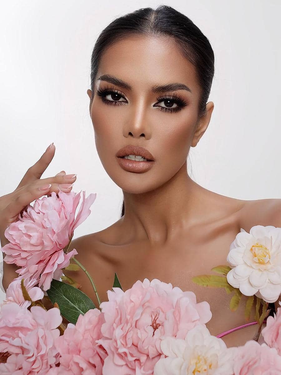 A woman’Vina Sitorus, dinobatkan sebagai Miss Grand Indonesia 2025. (instagram.com/vinaanggisitorus)s tenderness is like a flower in eternal bloom—soft yet unbreakable, delicate yet powerf.jpg