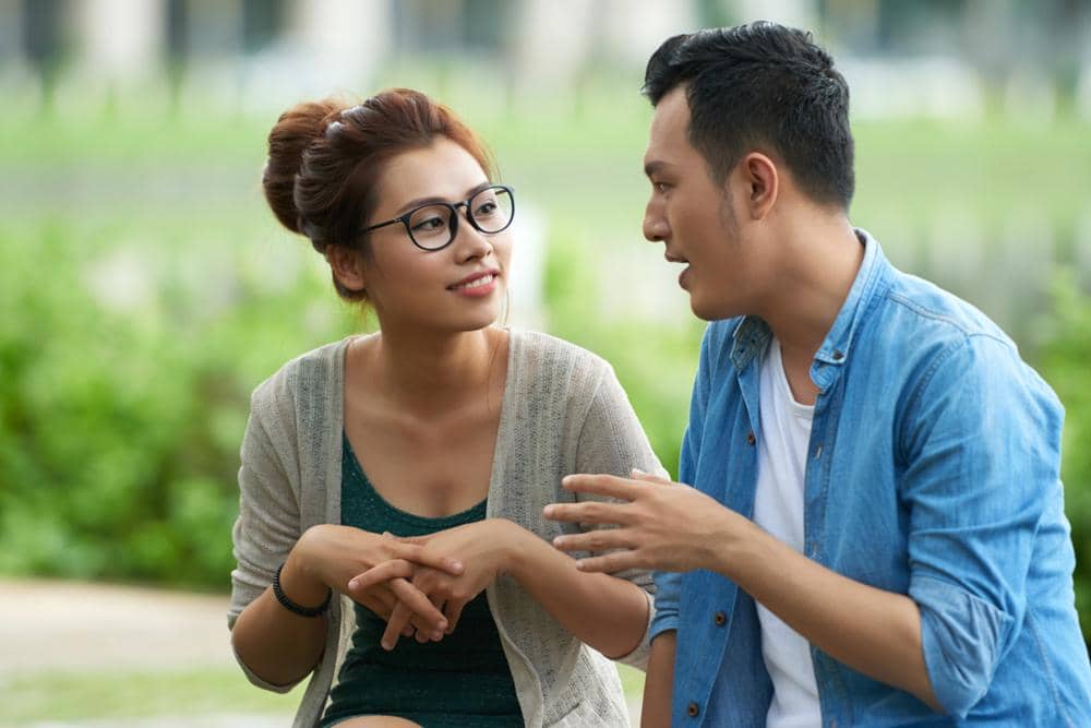 ilustrasi mendengarkan pasangan (freepik.com/pressfoto)