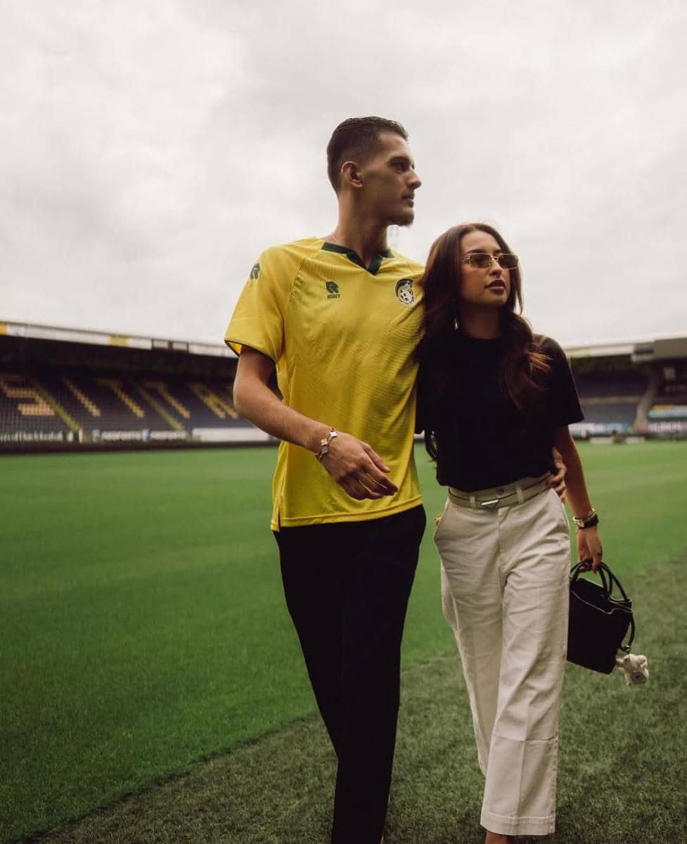 Gaya Pacaran Justin Hubner dan Jennifer Coppen