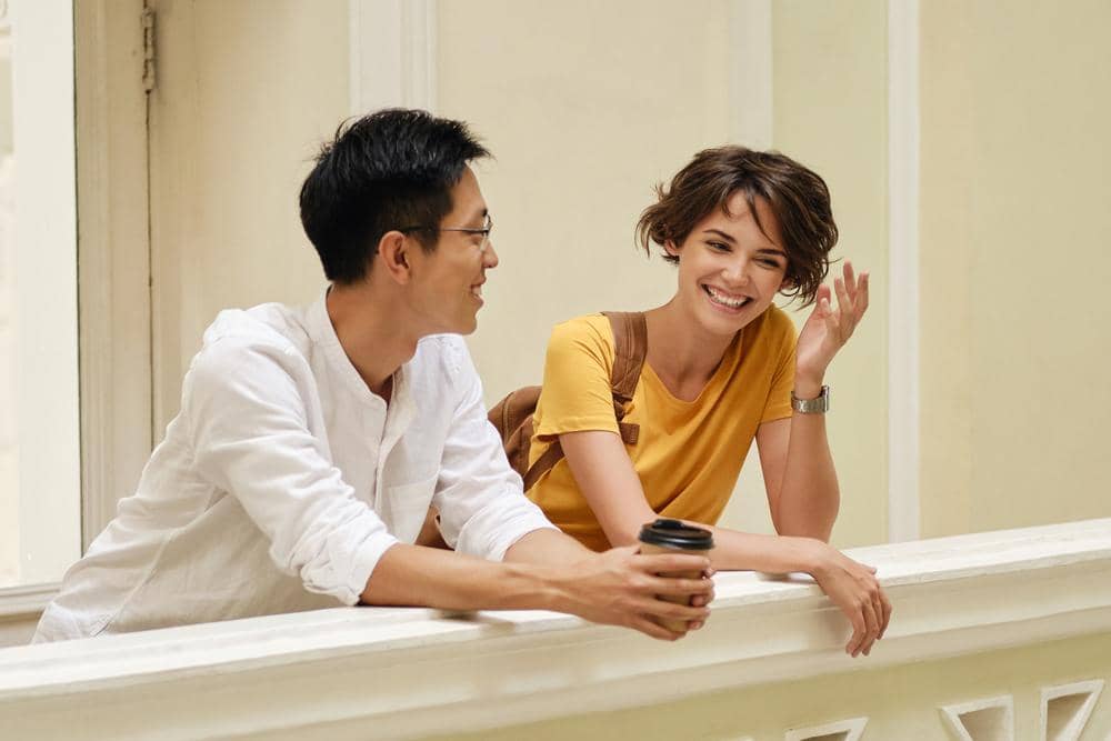 ilustrasi pasangan ngobrol (freepik.com/garetsvisual)