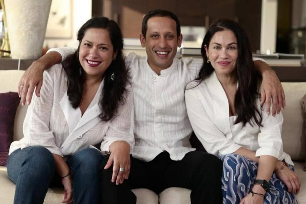 Happy Holidays everyone ❤️❤️❤️📷 taken last year by @tommysiahaan (1).jpg