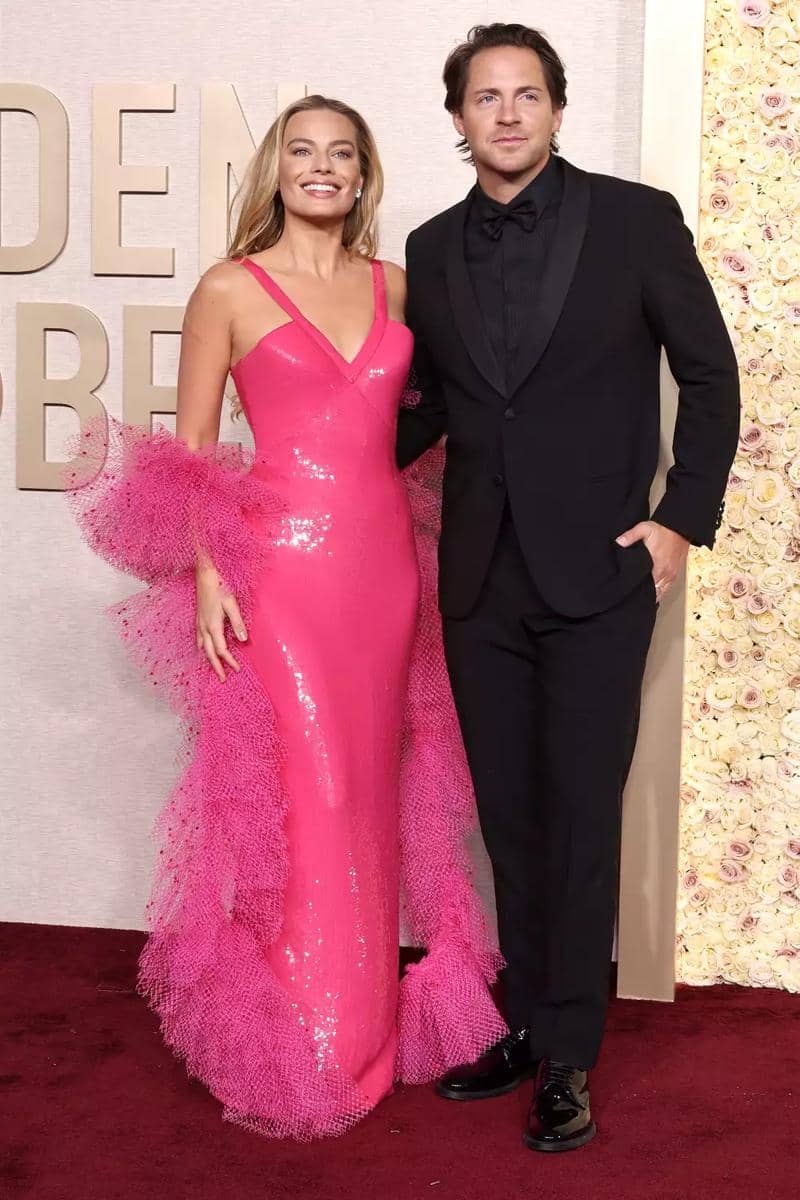 margot-robbie-tom-golden-globes-couple-shots-010724-6f0a880e3db7459593e618a108da98a6.jpg