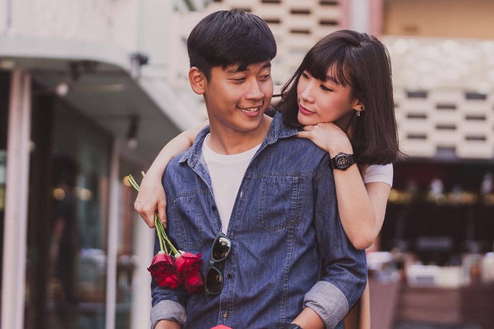 ilustrasi bersikap romantis dengan pasangan (freepik.com/freepik)