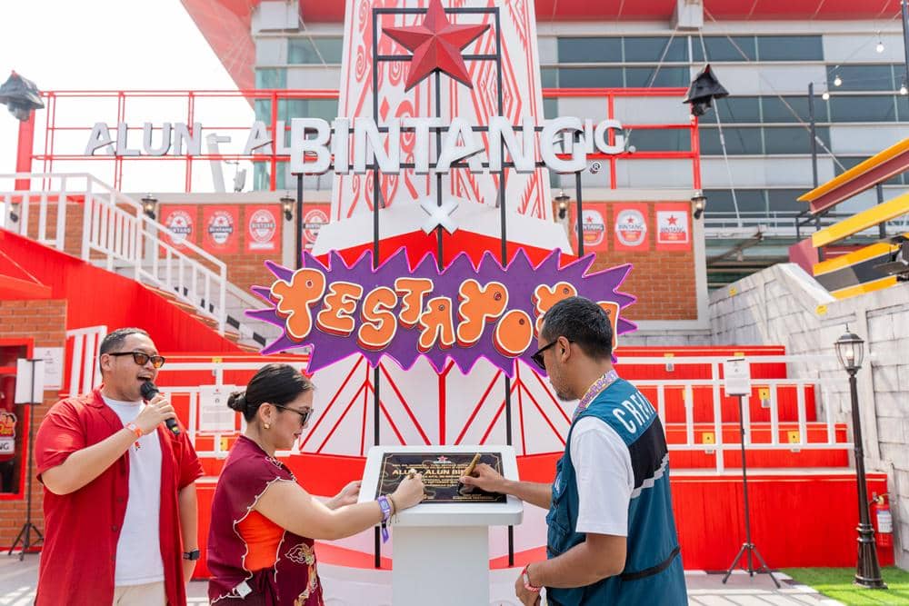 Peresmian Tugu di Alun-Alun BINTANG oleh Gaby Inkiriwang dan Kiki Ucup.jpg