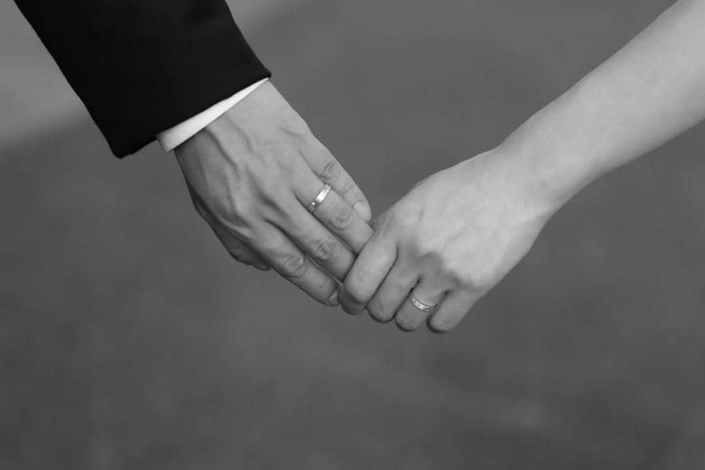 안녕하세요 배우 한은성입니다.제가 오랜 연애끝에 소중한 사람과 결혼을 하게되었습니다.결혼을 준비하며 더 마음이 풍요로워지고 단단해지는 경험을 하고 있습니다.사랑하는 사람과 .jpg