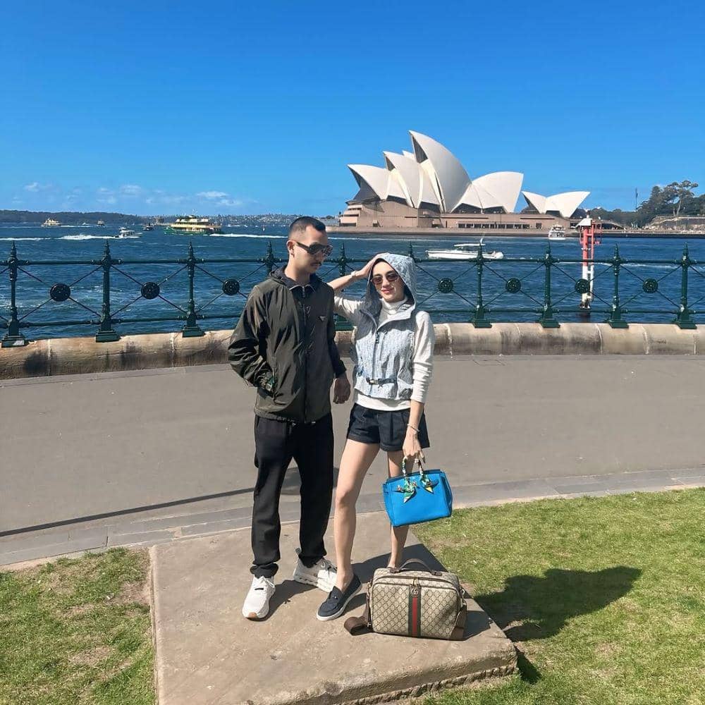 Gaya Pacaran Angel Karamoy dan Gusti Ega