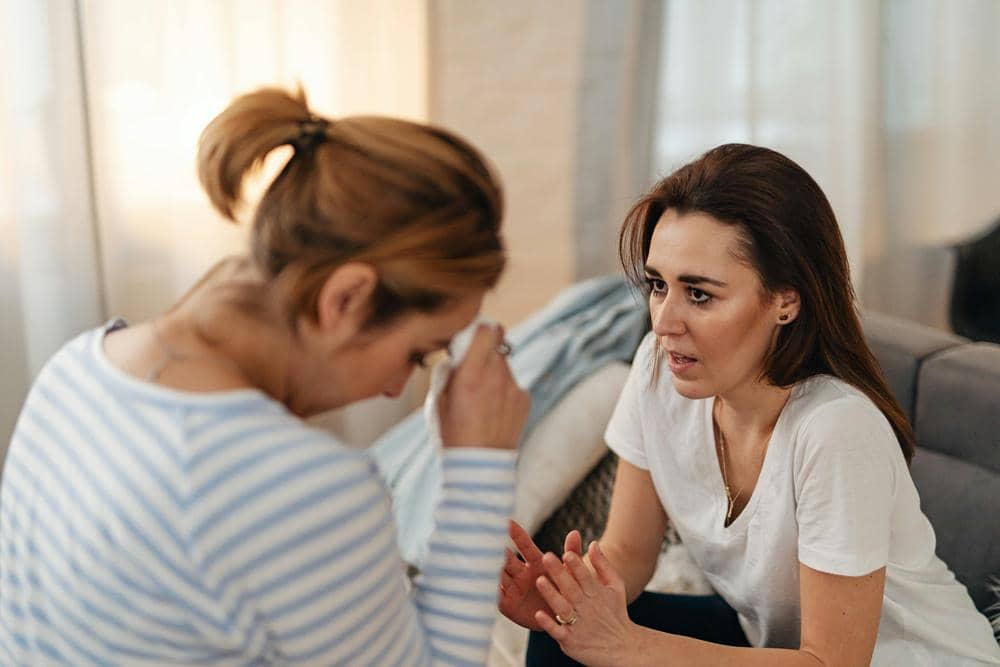 ilustrasi minta maaf pada teman (pexels.com/Photo By: Kaboompics.com)