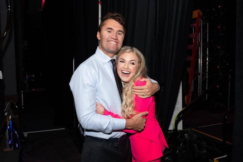 Happy Sunday! Pursue God, get married, and have a family.Everyone go follow my beautiful wife @m.jpg