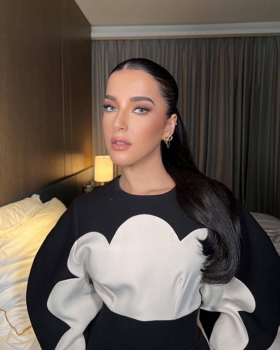 referensi makeup ke kantor ala Tasya Farasya