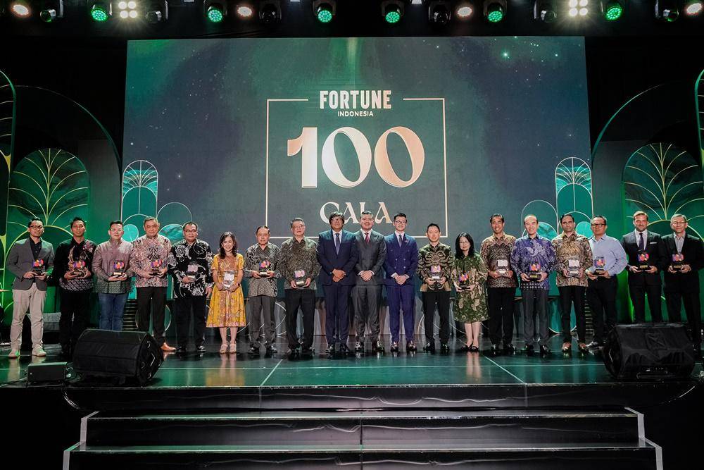 Foto 5_ Penerima Penghargaan FORTUNE Indonesia 100 di bidang Financials.jpg