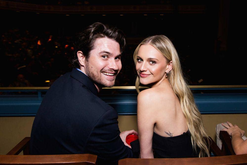 Kisah Cinta Chase Stokes dan Kelsea Ballerini