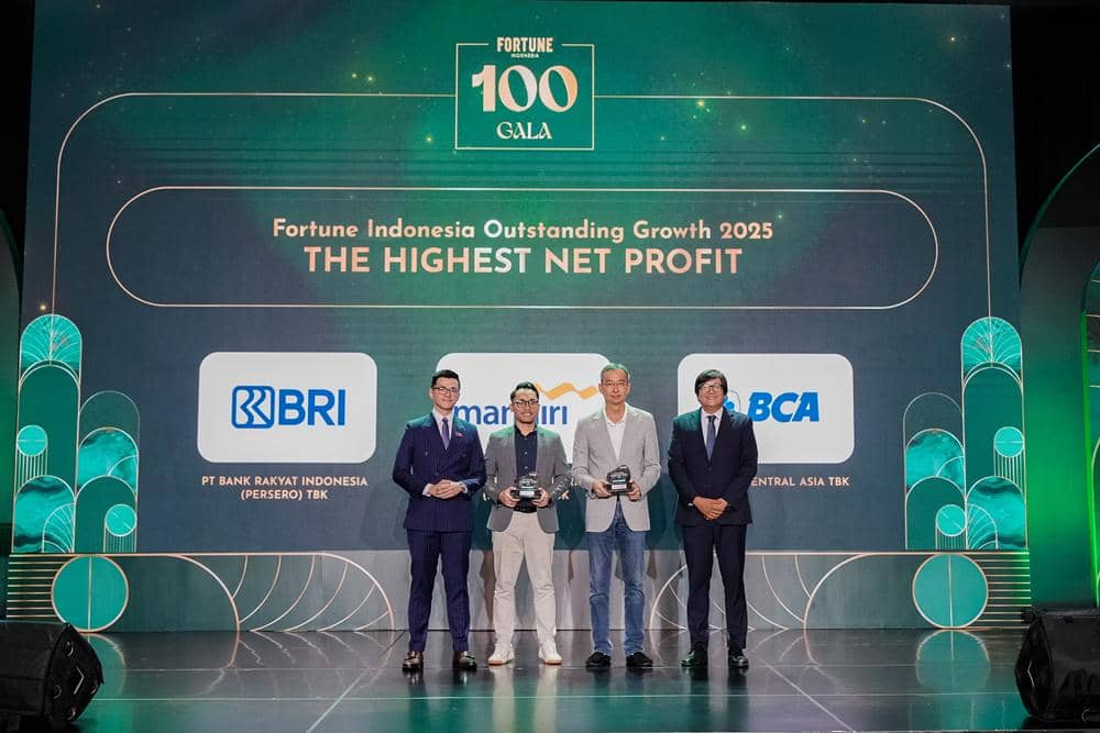 Foto 4_ Sesi Penghargaan Outstanding Growth 2025.jpg