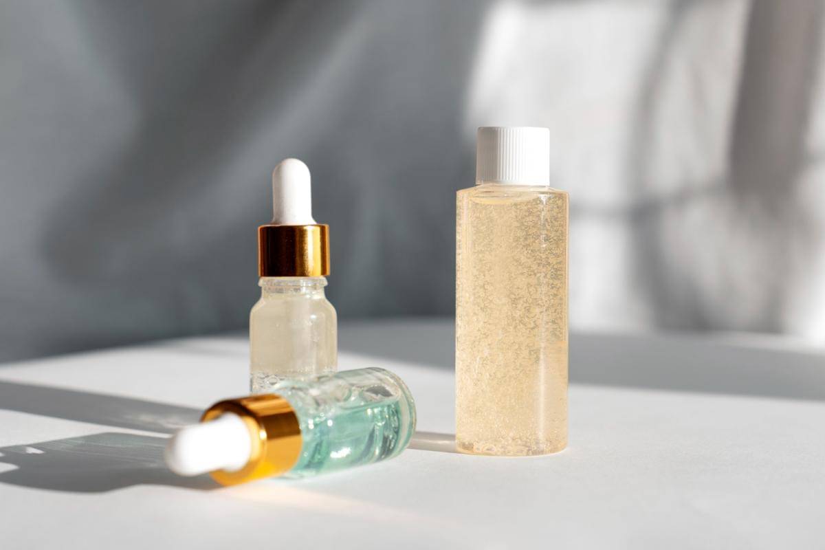 ilustrasi niacinamide yang bisa jadi kandungan skincare untuk remaja