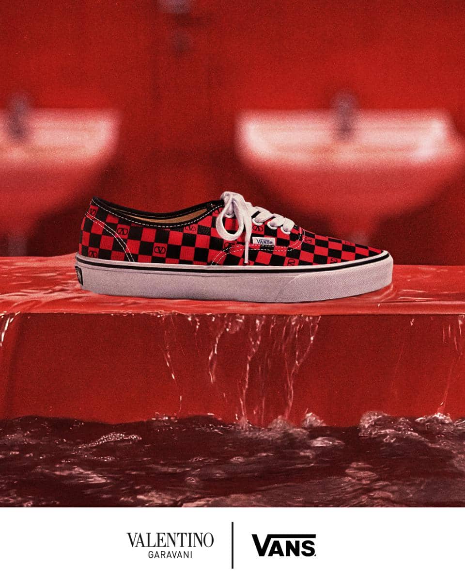 Valentino_FW25_Vans_Logo_4x5_07.jpg