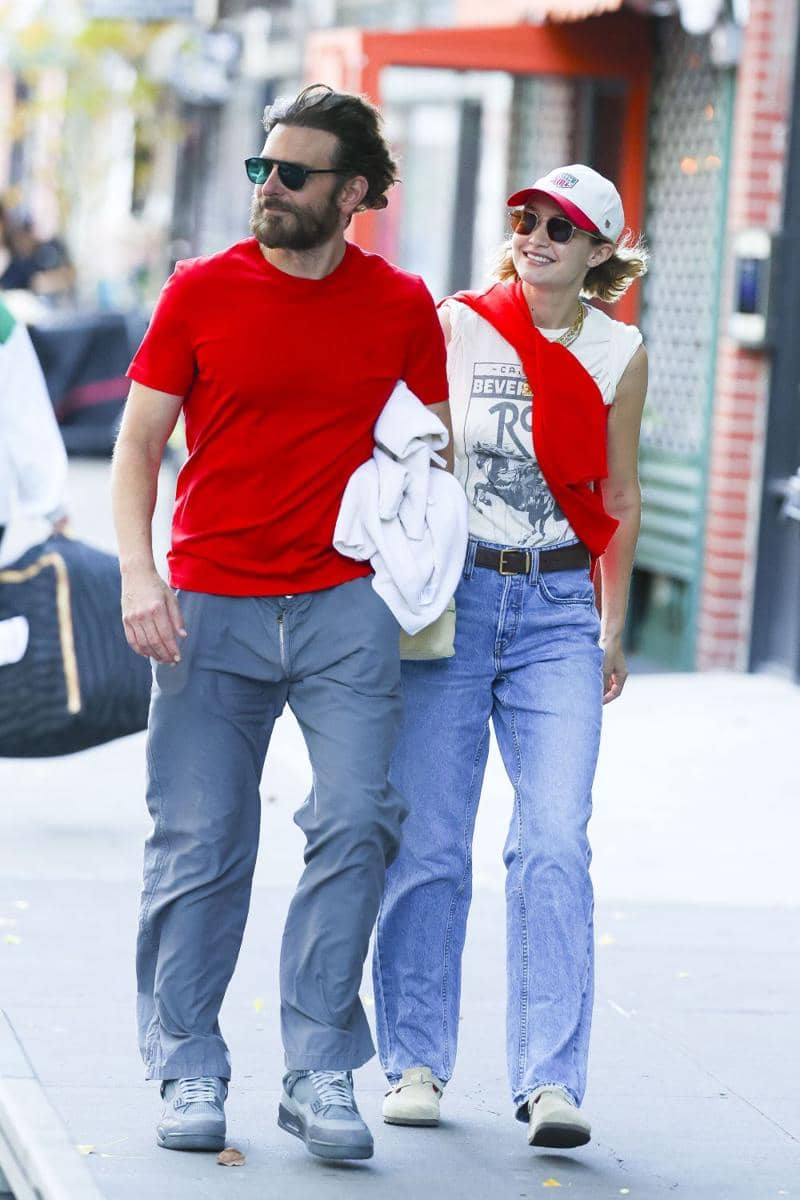 Gaya Pacaran Gigi Hadid dan Bradley Cooper 