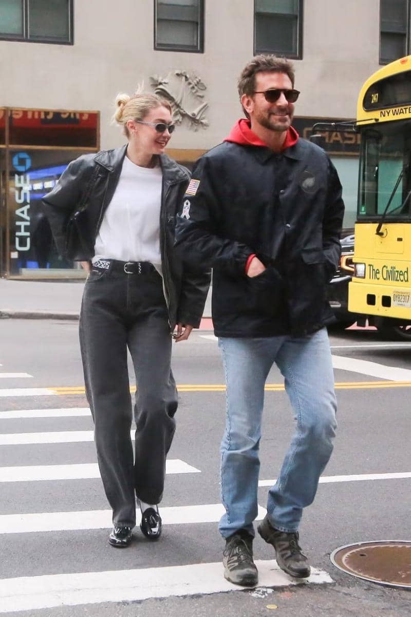 Gaya Pacaran Gigi Hadid dan Bradley Cooper 