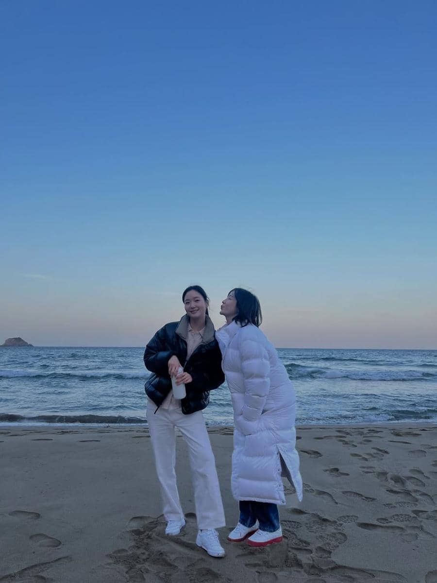 Potret Persahabatan Park Ji Hyun dan Kim Go Eun