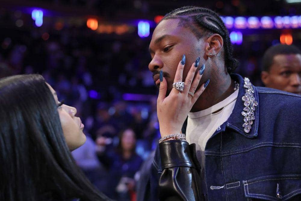 Cardi B Hamil Anak Keempat dengan Stefon Diggs
