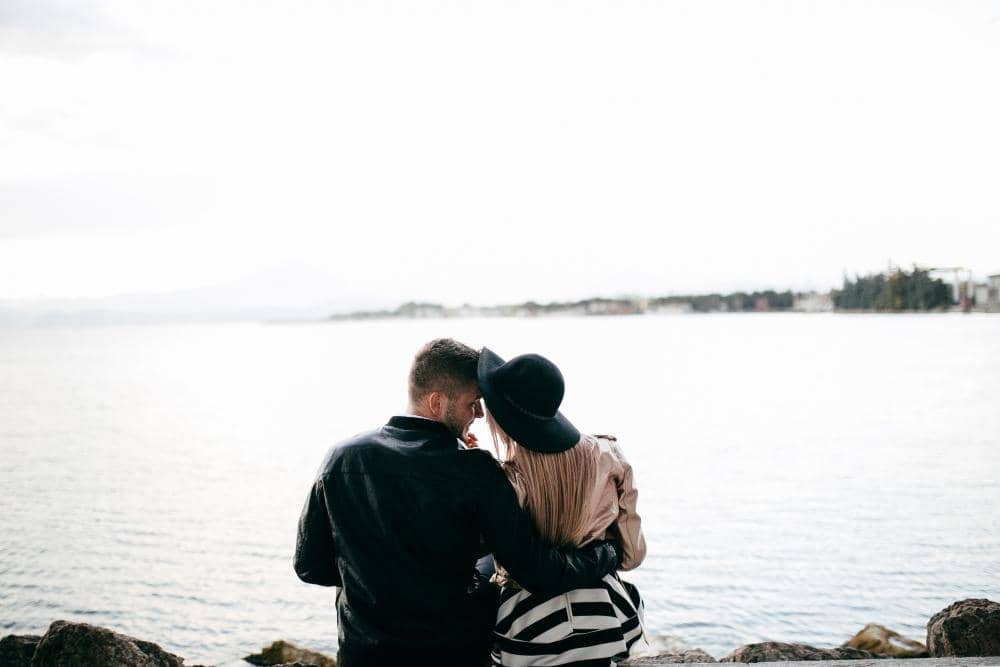 ilustrasi pasangan romantis (freepik.com/bristekjegor)