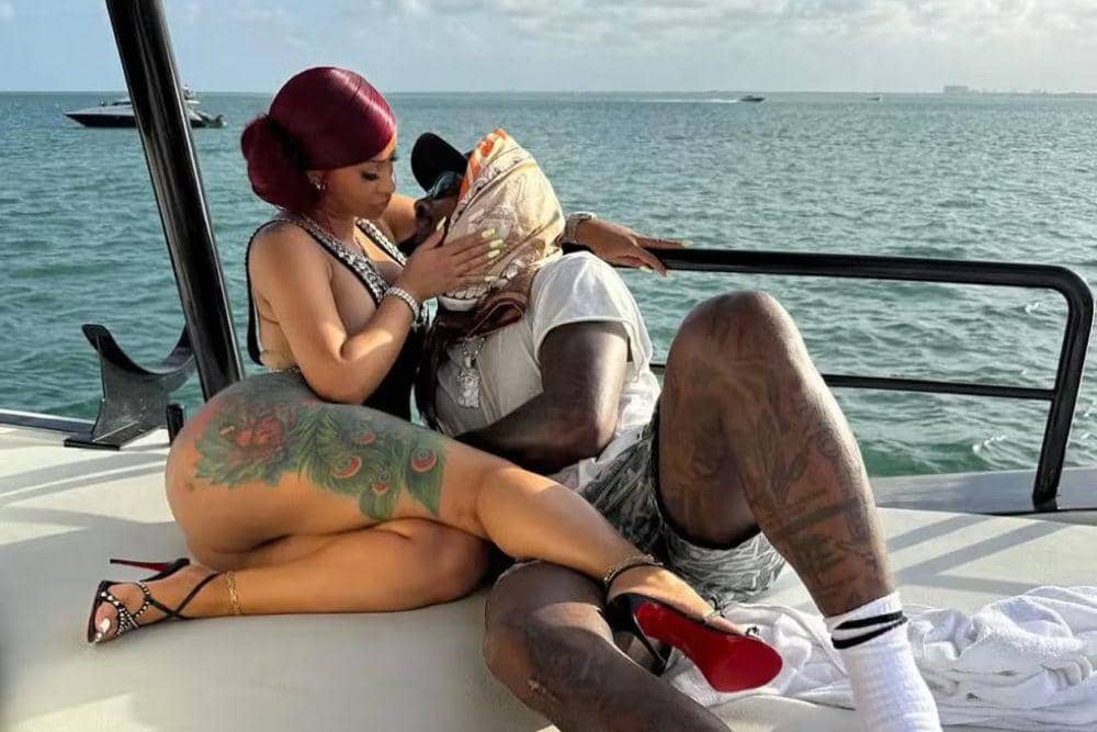 Cardi B Hamil Anak Keempat dengan Stefon Diggs