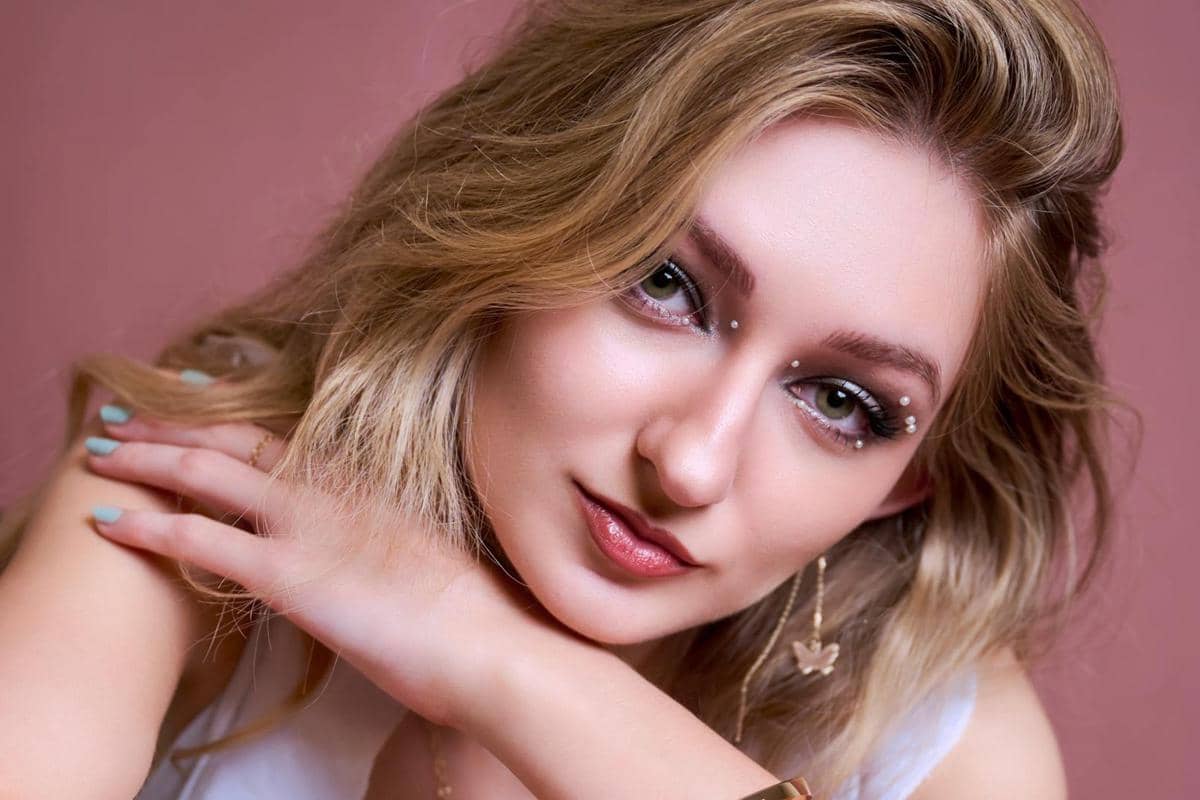 Ilustrasi make up Natal