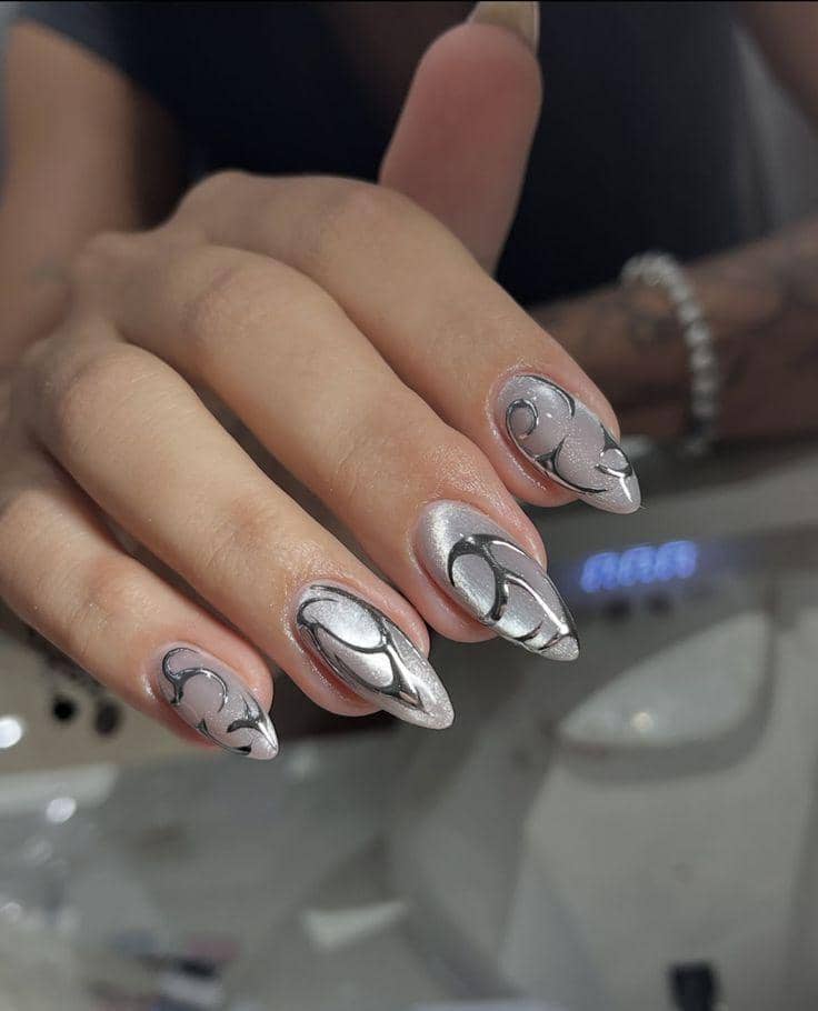 inspirasi nail art nuansa silver