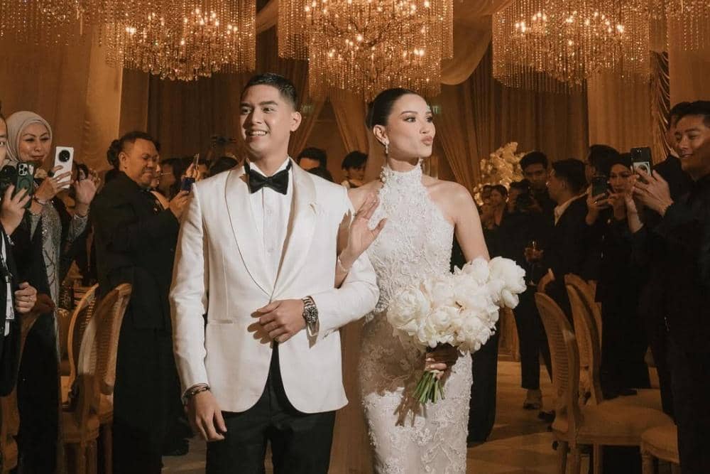 A night to remember 🤍 Photos- @derai.studio, @rollmoments, @axioo Bride’s attire- @hiantjenFabr.jpg