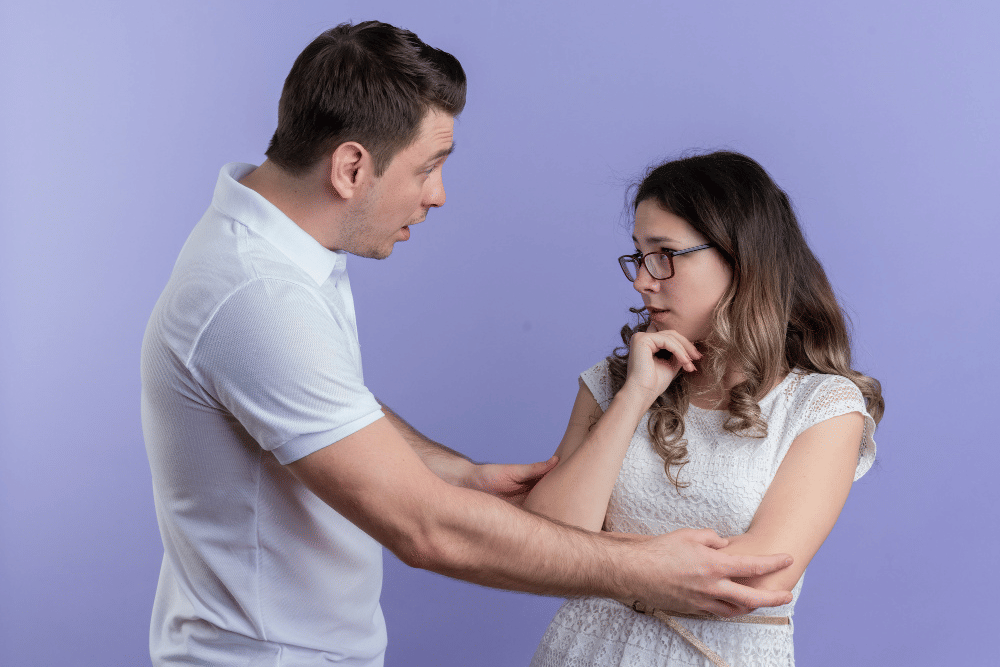 Ilustrasi pasangan dengan masalah komunikasi (freepik.com/stockking)