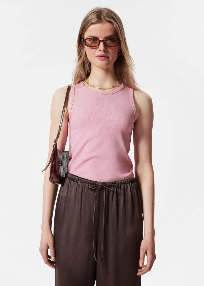 Baju Dusty Pink dan Celana Mahogany