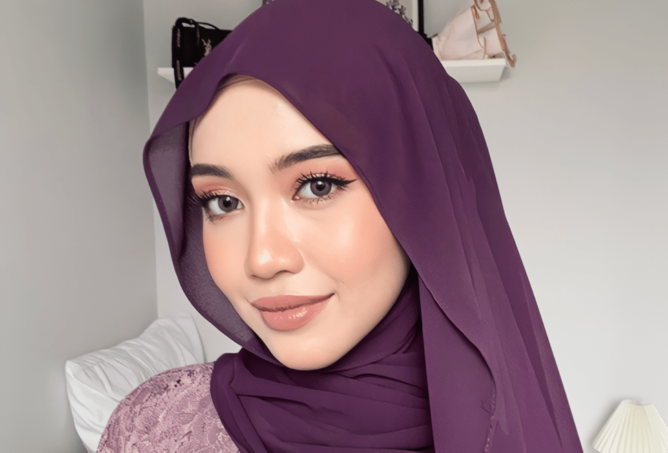 Cover Kerudung Ungu Cocok dengan Baju Warna Apa