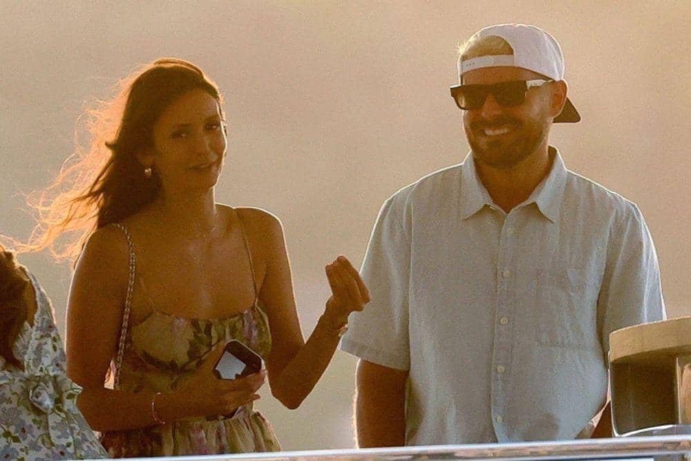 Fakta Hubungan Nina Dobrev dan Zac Efron