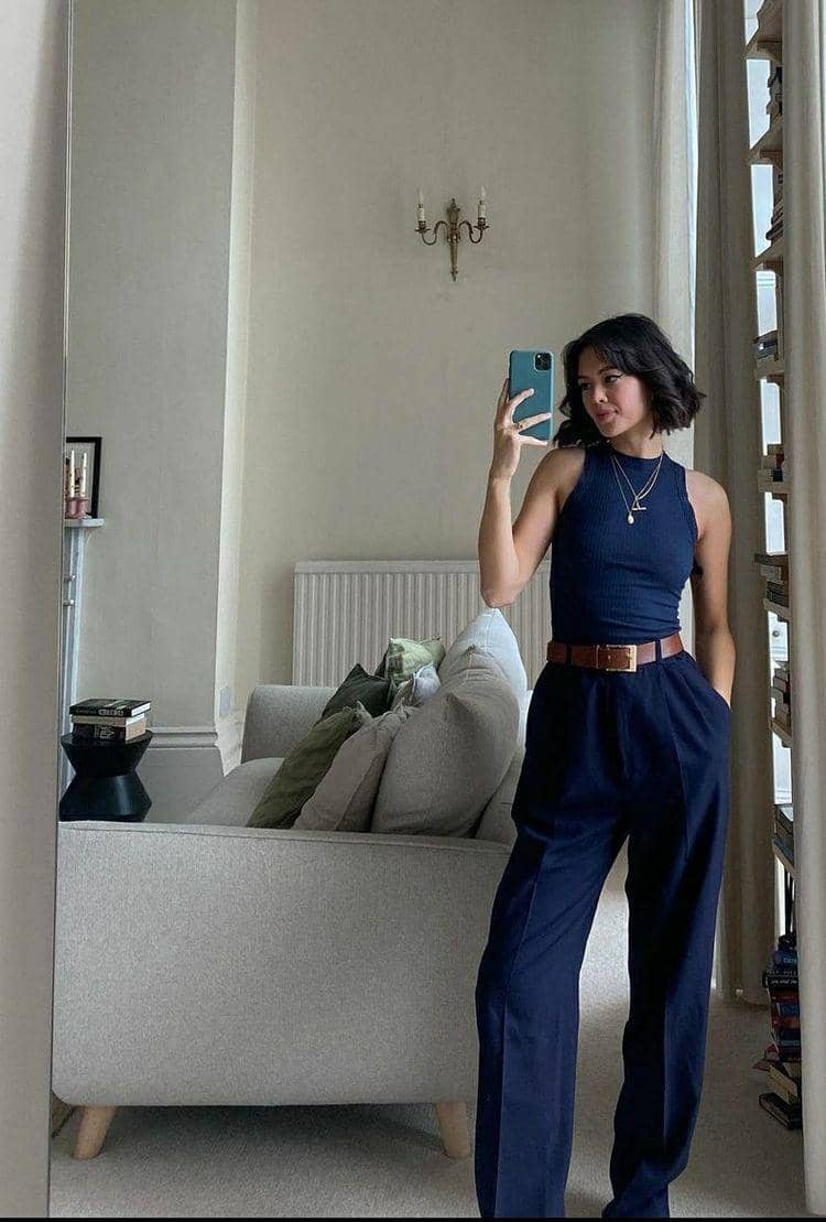 Baju Biru Tua dan Celana Biru Tua