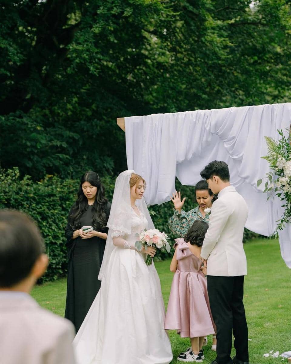 Potret Resepsi Pernikahan Cassandra Lee dan Ryuken Lie