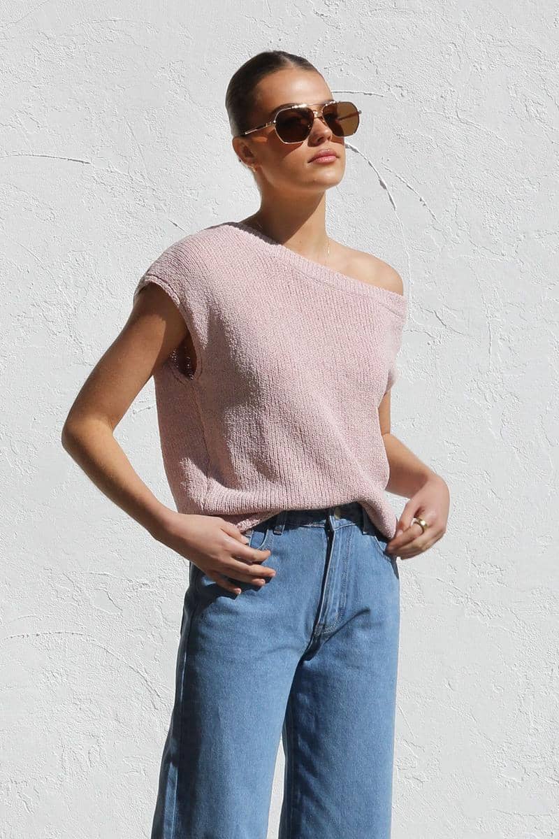 Baju Dusty Pink dan Celana Jeans Baby Blue.