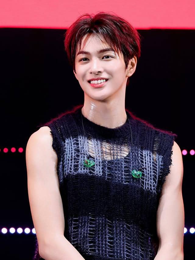 Keonho Cortis Bergaya Edgy