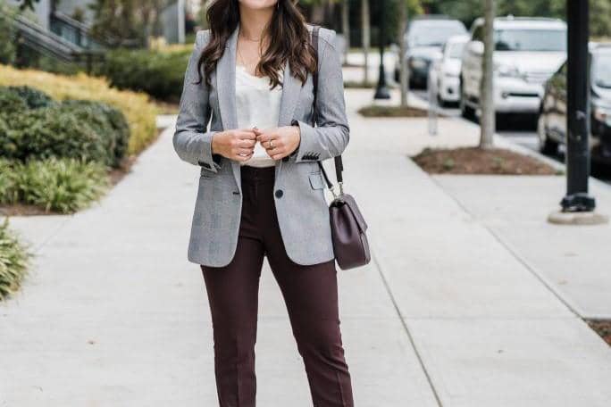 Abu-abu memberi sentuhan modern ketika dipadukan dengan coklat tua pinterest/Robin Martin (Frannie Pantz)