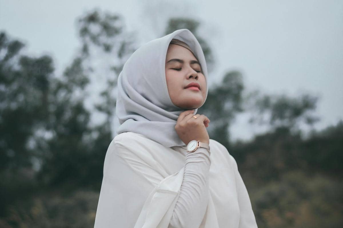 ilustrasi jilbab segi empat cornskin