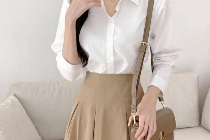 potret rok coksu dan atasan putih pinterest/star girl