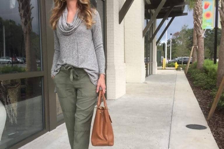 Abu-abu adalah warna netral yang modern, sangat cocok dengan olive. pinterest/Jen Lovelace