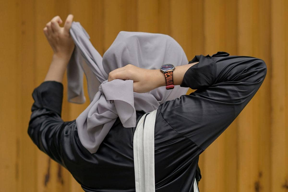 ilustrasi jilbab segi empat cornskin