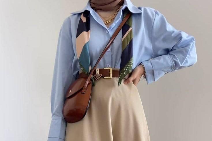 Baju denim biru muda dengan rok coksu pinterest/Sajid Inconnu