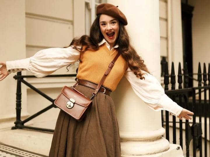 Mustard dengan coklat tua menciptakan vibe retro yang ceria. pinterest/Norma Leuschke